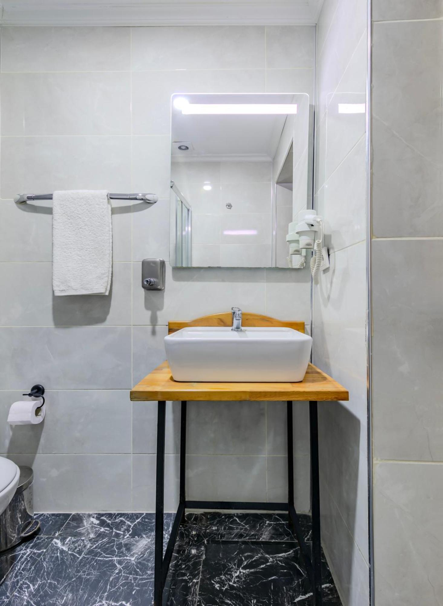 La Pazza Suites Provincia di Provincia di Istanbul Esterno foto