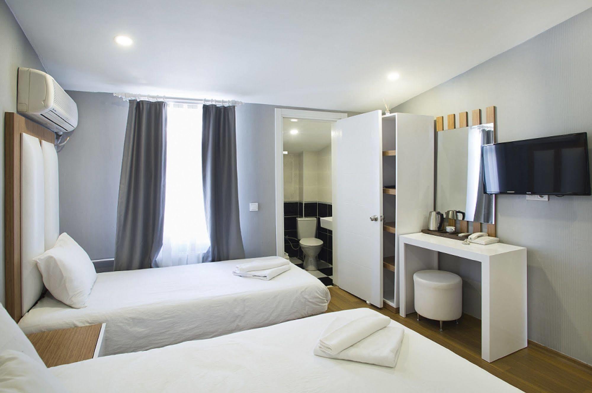 La Pazza Suites Provincia di Provincia di Istanbul Esterno foto