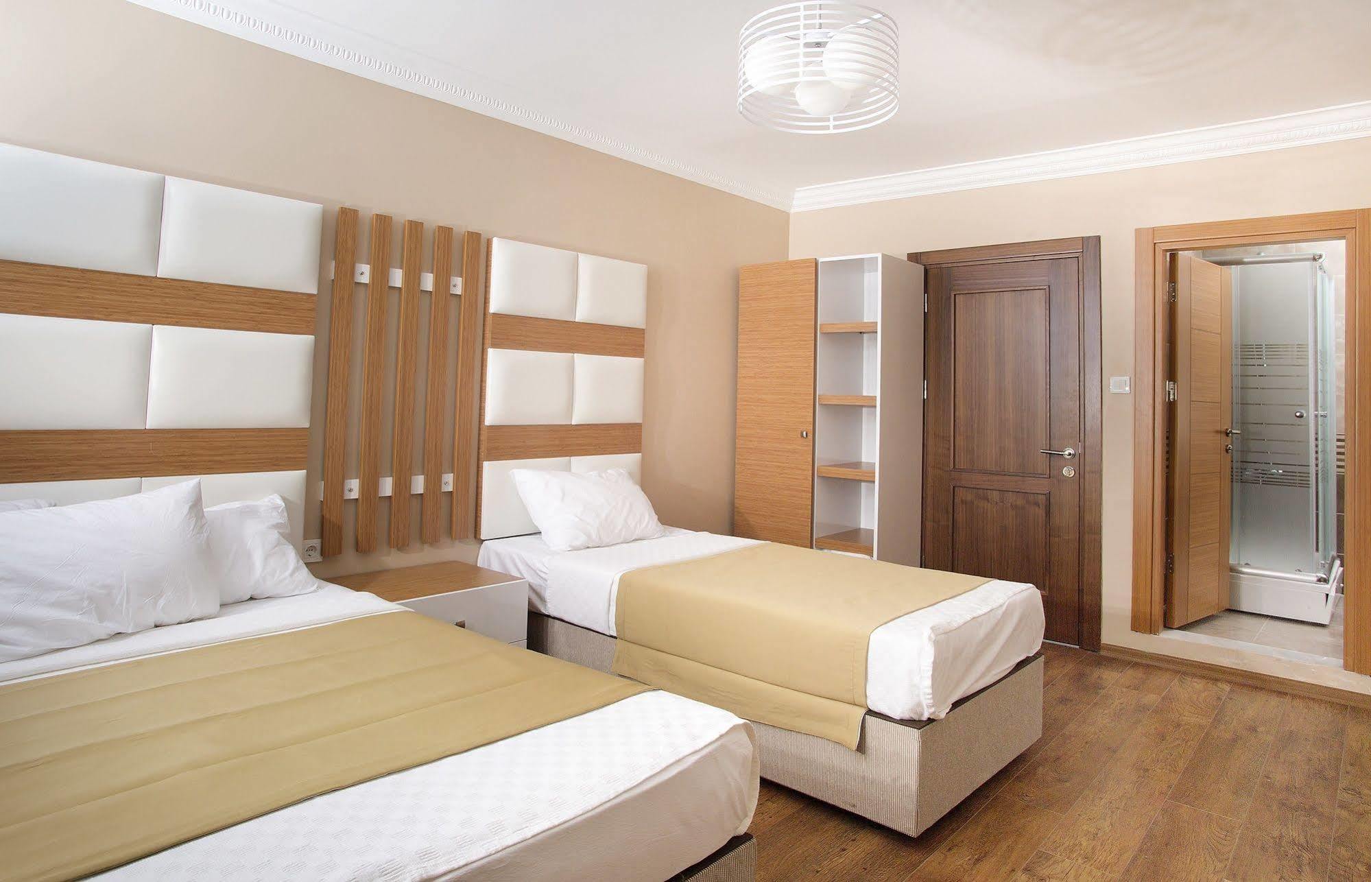 La Pazza Suites Provincia di Provincia di Istanbul Esterno foto