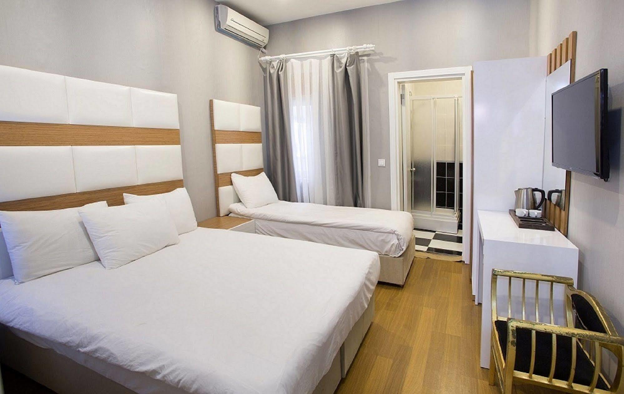 La Pazza Suites Provincia di Provincia di Istanbul Esterno foto